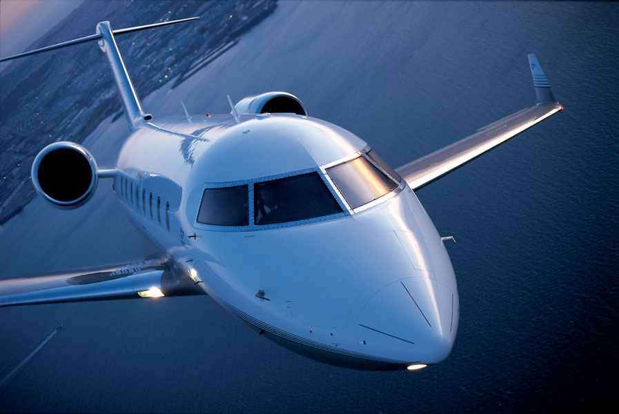 Bombardier Challenger 604 cabin for Kentucky charter